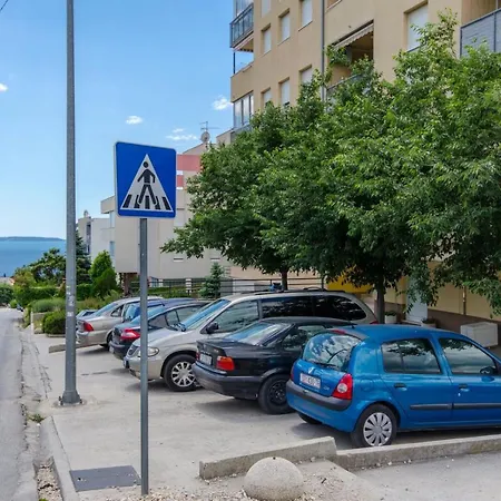 Three Bedroom With Sea View And Secure Private Garage Apartment