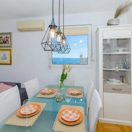 Lägenhet Three Bedroom With Sea View And Secure Private Garage Split