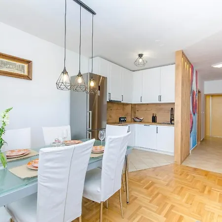 Three Bedroom With Sea View And Secure Private Garage * Split