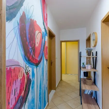 Lägenhet Three Bedroom With Sea View And Secure Private Garage Split