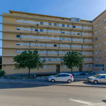 Three Bedroom With Sea View And Secure Private Garage Apartment Split