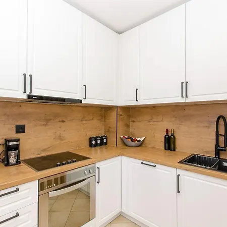 Apartment Three Bedroom With Sea View And Secure Private Garage *