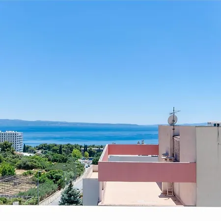 Three Bedroom With Sea View And Secure Private Garage *