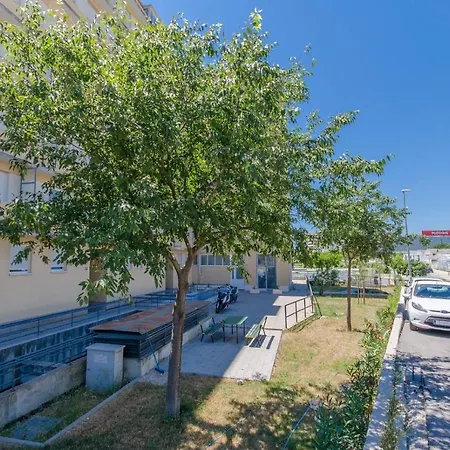 Apartment Three Bedroom With Sea View And Secure Private Garage