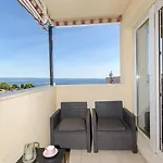 Three Bedroom With Sea View And Secure Private Garage Apartman Split