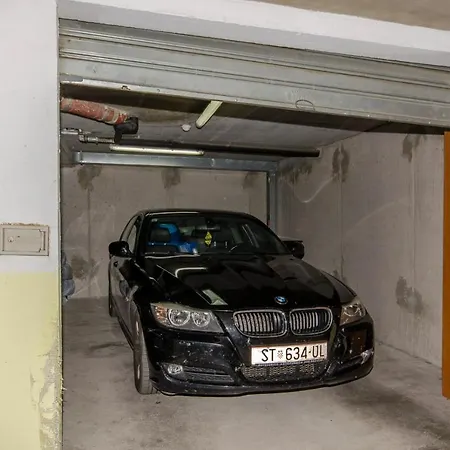 Three Bedroom With Sea View And Secure Private Garage Apartman